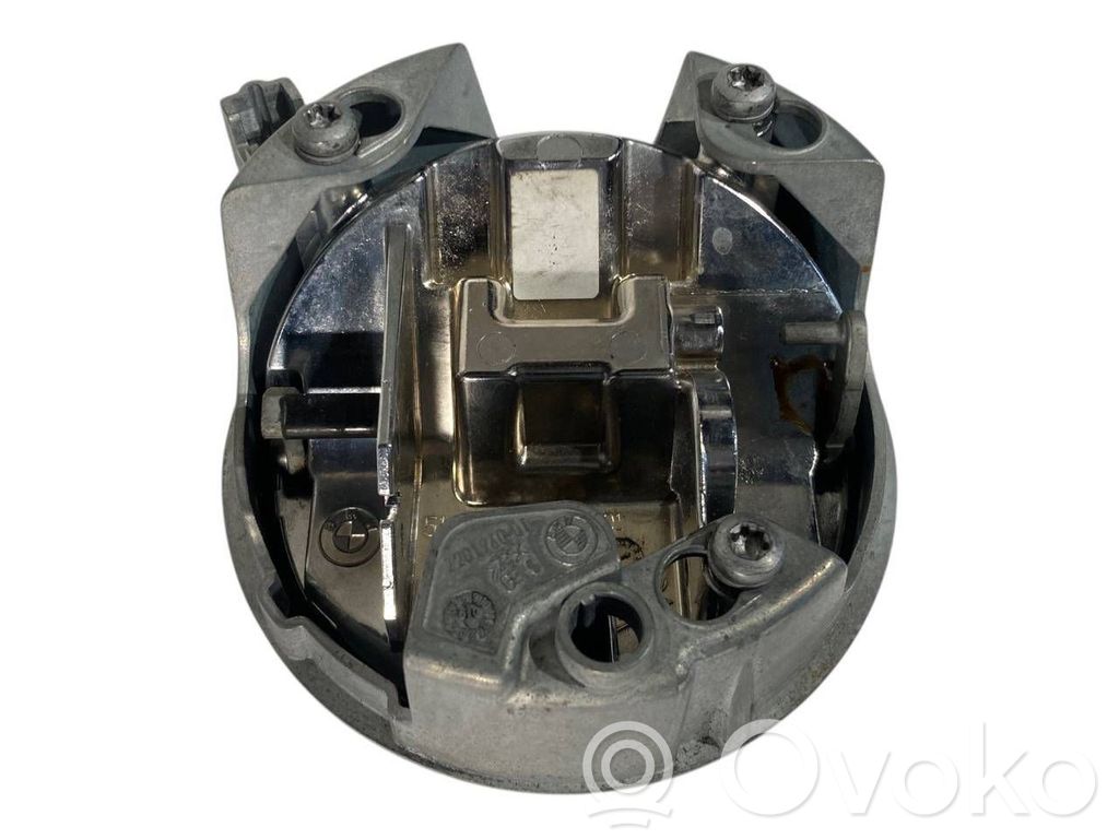 Aizvēršanas rokturis (aizmugurējā pārsega)