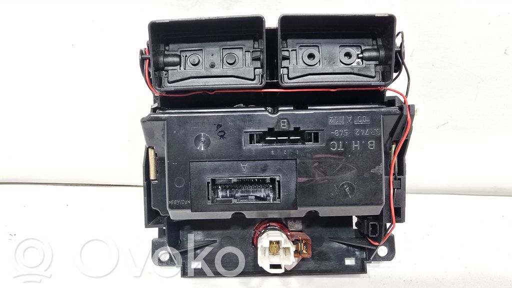 Gaisa kondicioniera / klimata kontroles / salona apsildes vadības bloks (salonā)