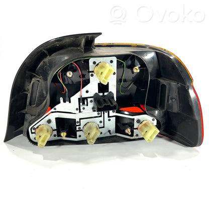 Aizmugurējais lukturis virsbūvē