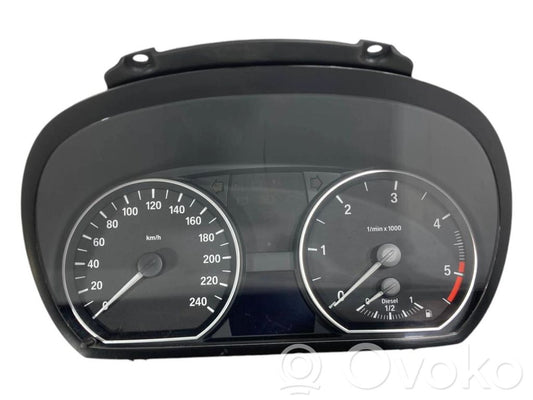 Speedometer (in the instrument panel)