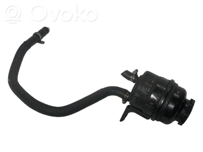 Stūres pastiprinātāja šķidruma tvertne