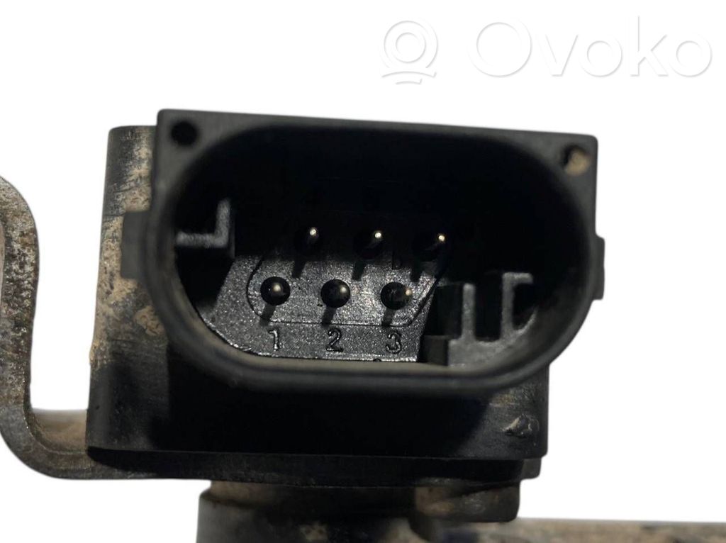 Augstuma sensors (priekšējo lukturu)