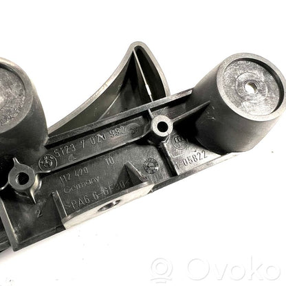 Ручка открывания капота двигателя