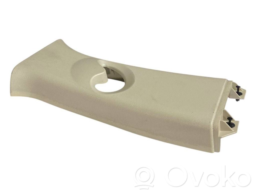 (B) statņa dekoratīvā apdare (augšdaļa)