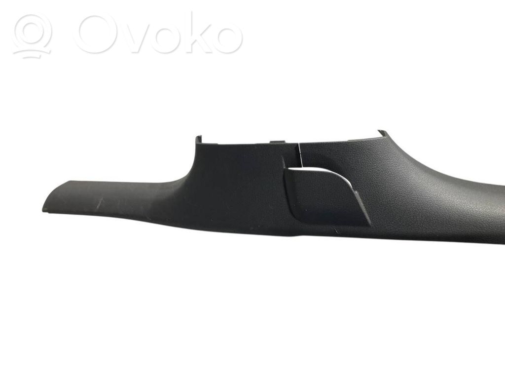 Priekšējā sliekšņa dekoratīvā apdare (iekšējā)