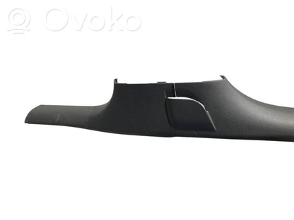 Priekšējā sliekšņa dekoratīvā apdare (iekšējā)