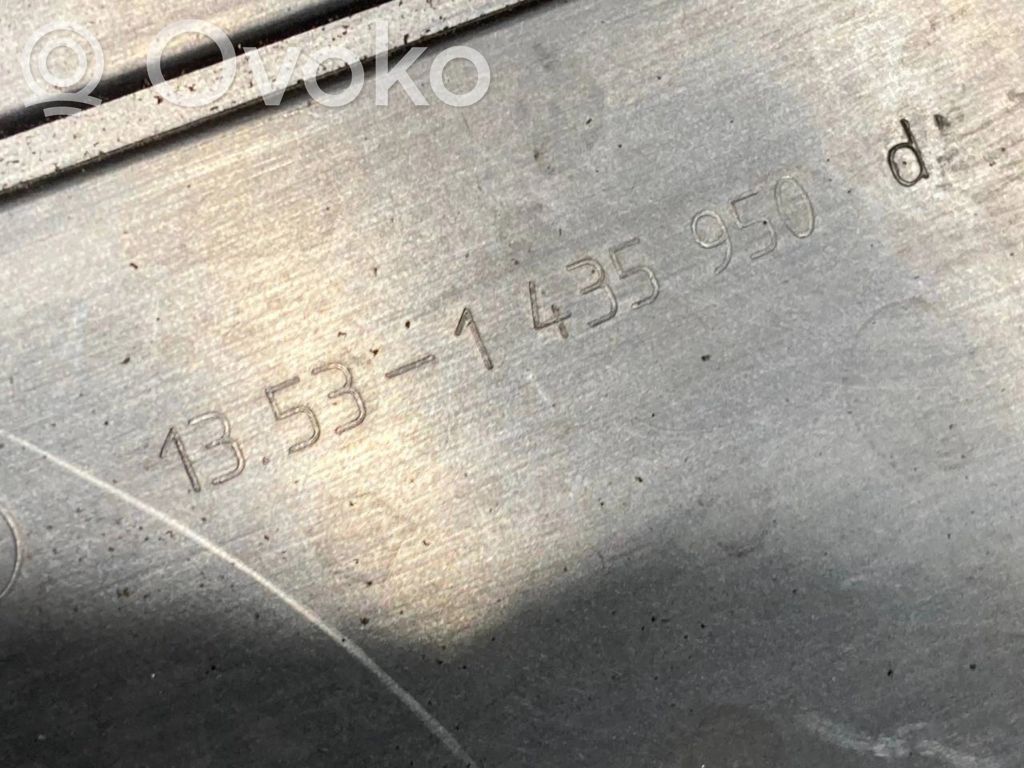 Dzinēja pārsegs (dekoratīva apdare)