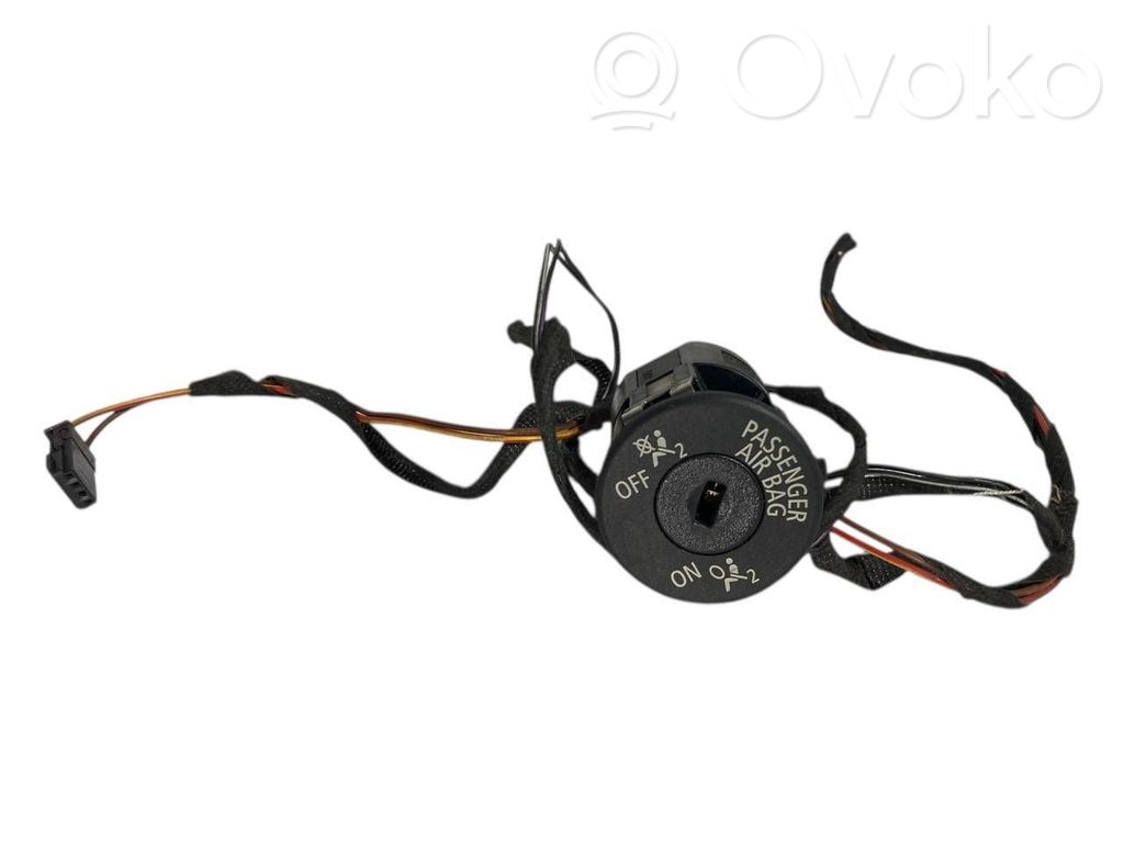 Pasažiera gaisa spilvena slēdzis