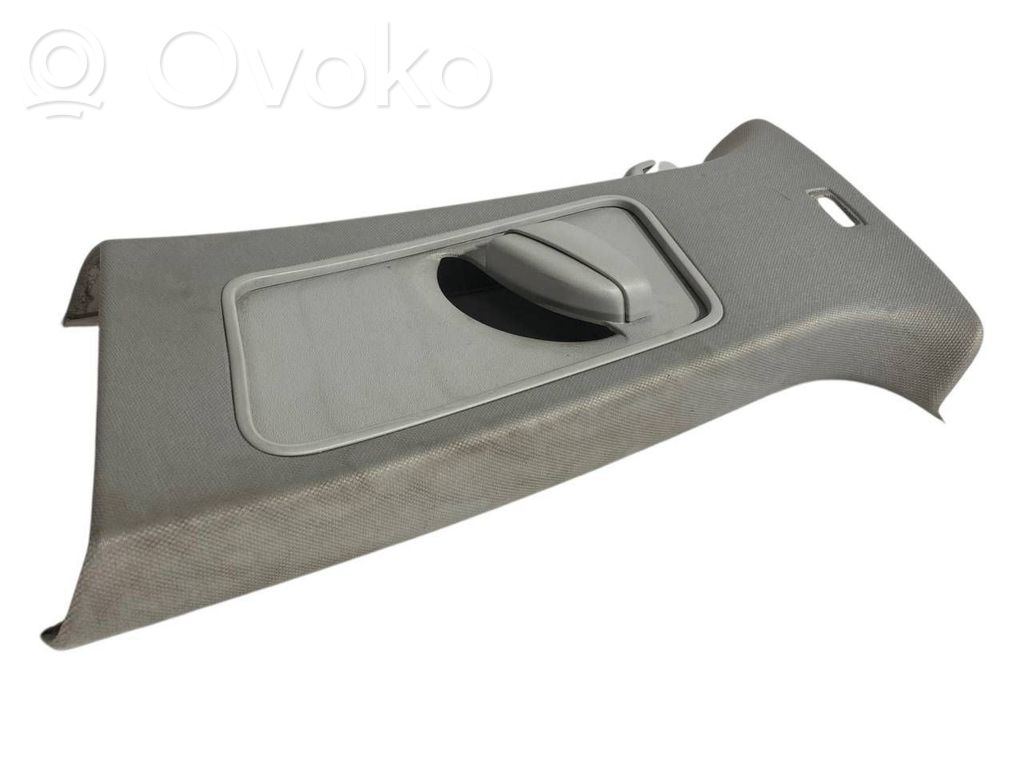 (B) statņa dekoratīvā apdare (augšdaļa)