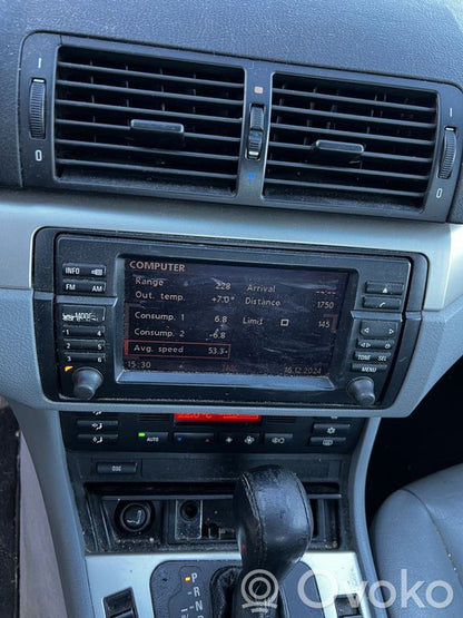 Radio / CD/DVD atskaņotājs / navigācija