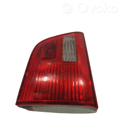 Aizmugurējais lukturis pārsegā