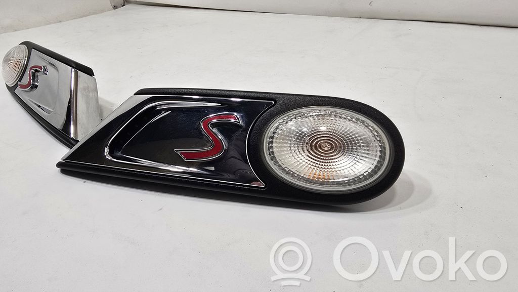 Spārna pagrieziena lukturis