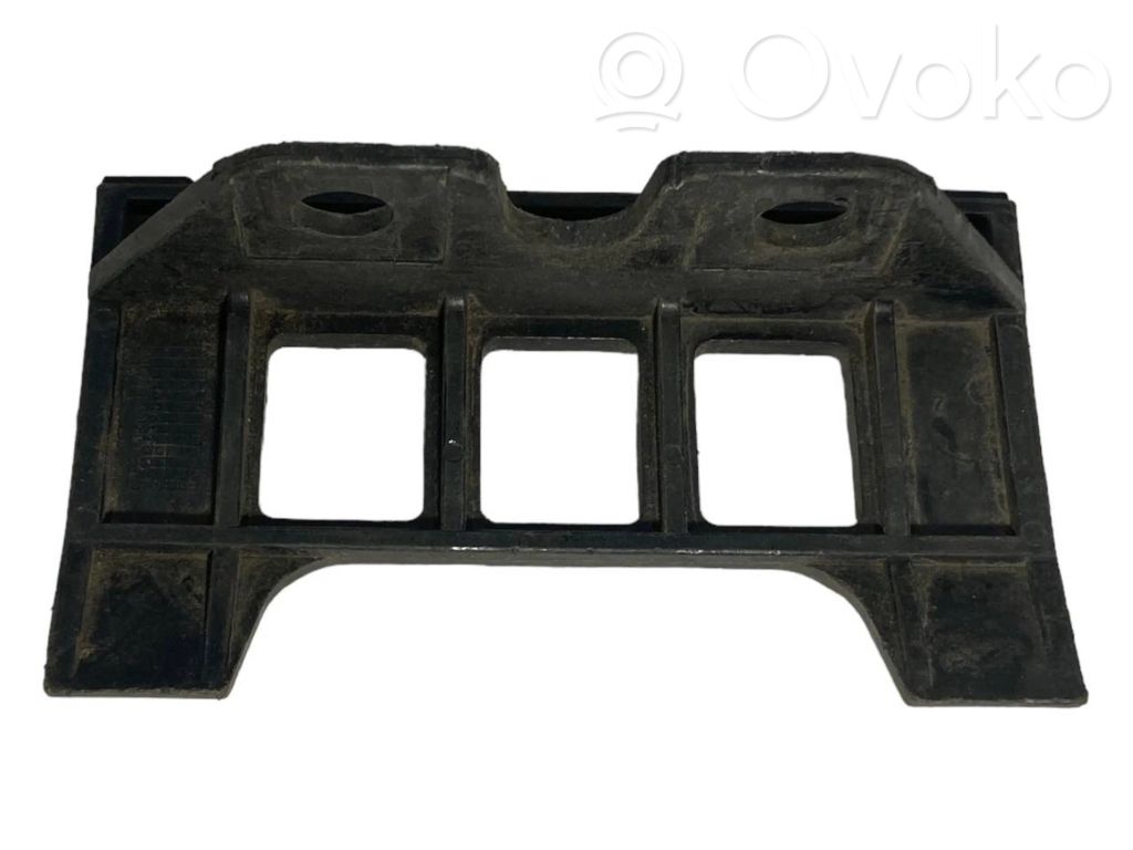 Rear bumper mounting bracket