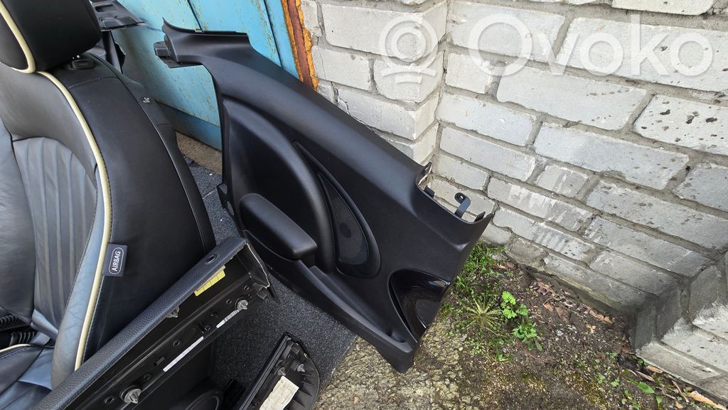 Salona daļu komplekts