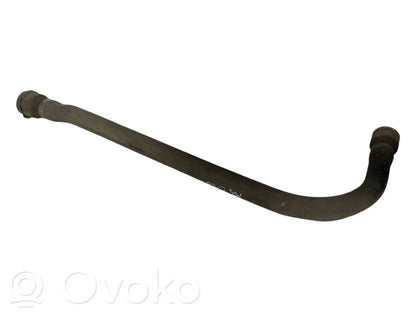 Caurulīte (-es) / šļūtene (-es)
