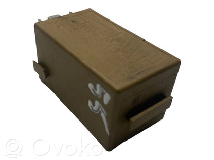 Logu tīrītāju relejs