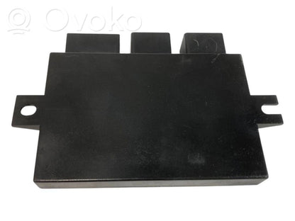 Piekabes āķa vadības bloks