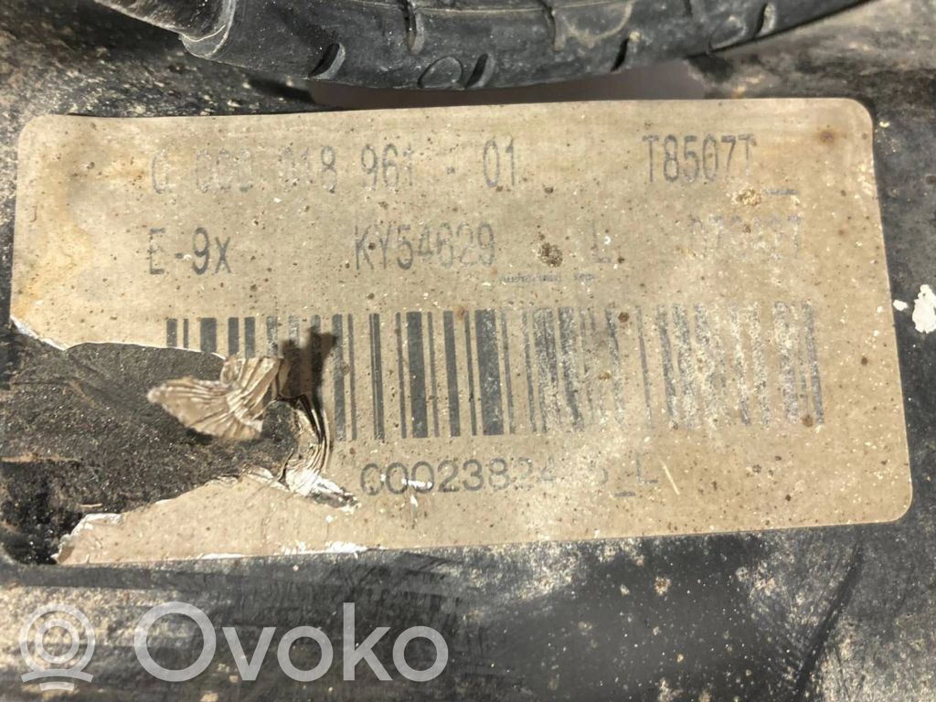 Aizmugurē riteņa rumbas vārpstas šarnīrs (stupica, capfa)