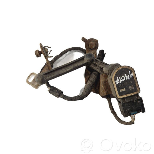 Priekšpusē augstuma sensora svira