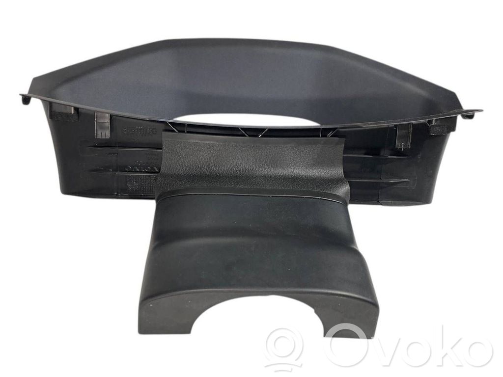 Instrumentu paneļa dekoratīvā apdare