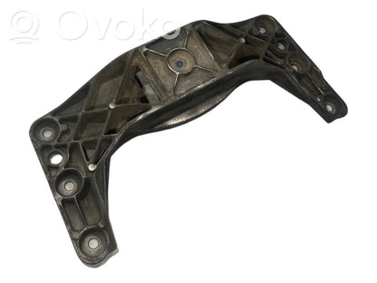 Transmission mounting bracket