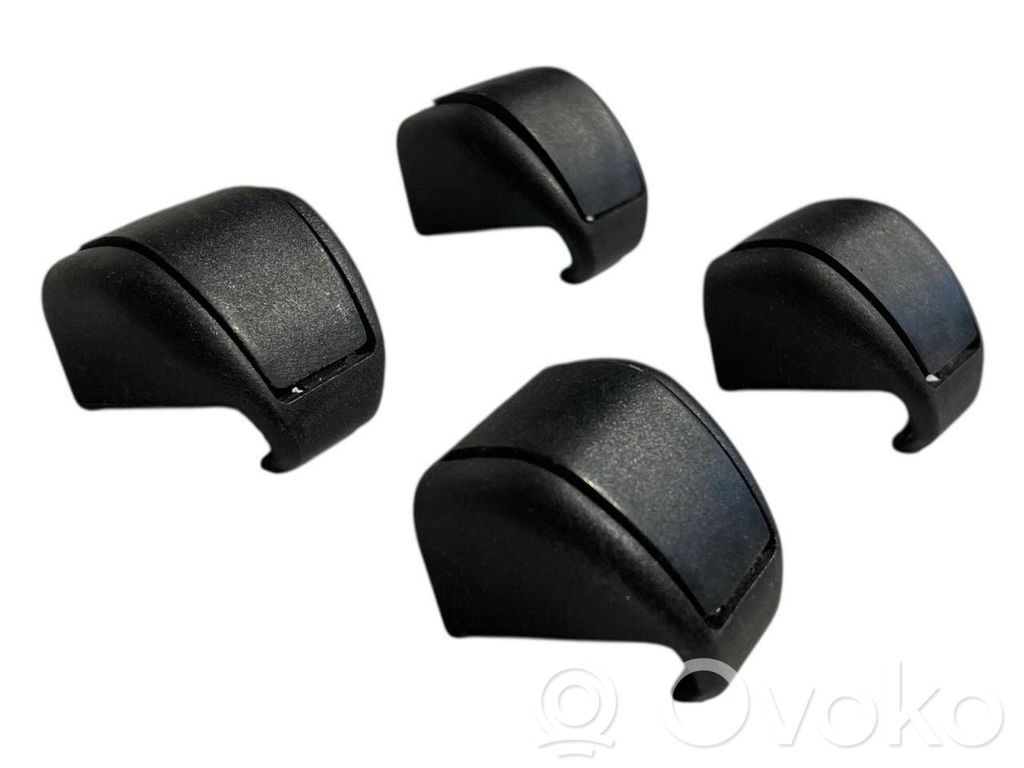 Aizmugurē logu aizkars