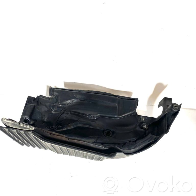 Engine cover (decorative trim)