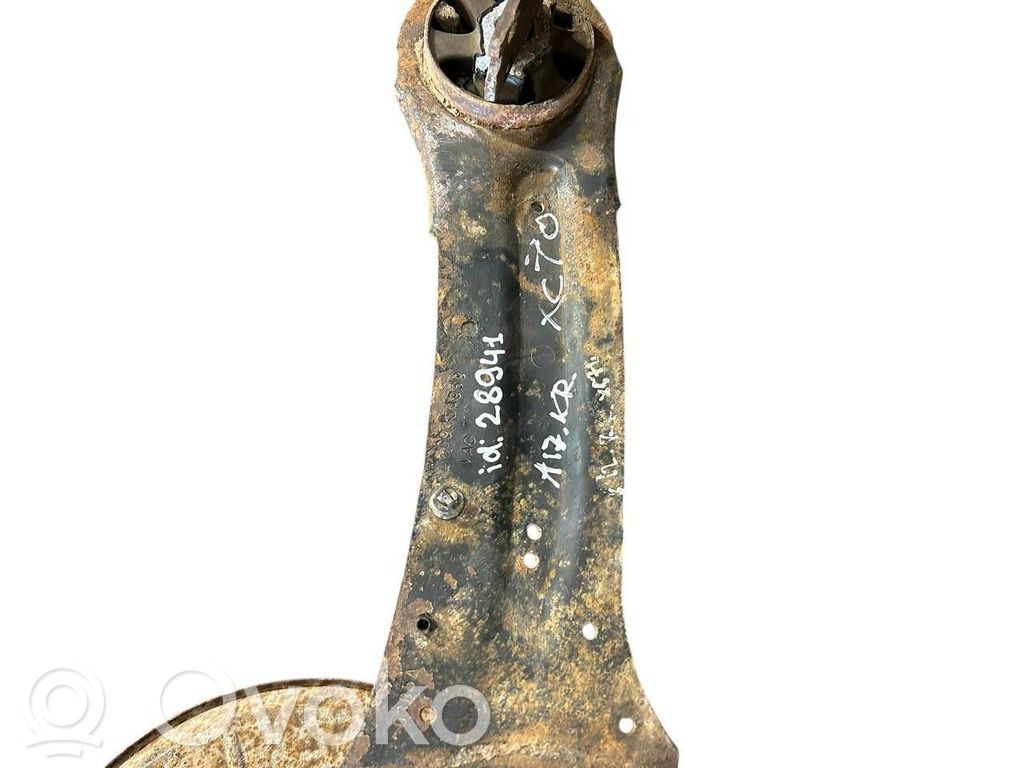 Aizmugurē riteņa rumbas vārpstas šarnīrs (stupica, capfa)