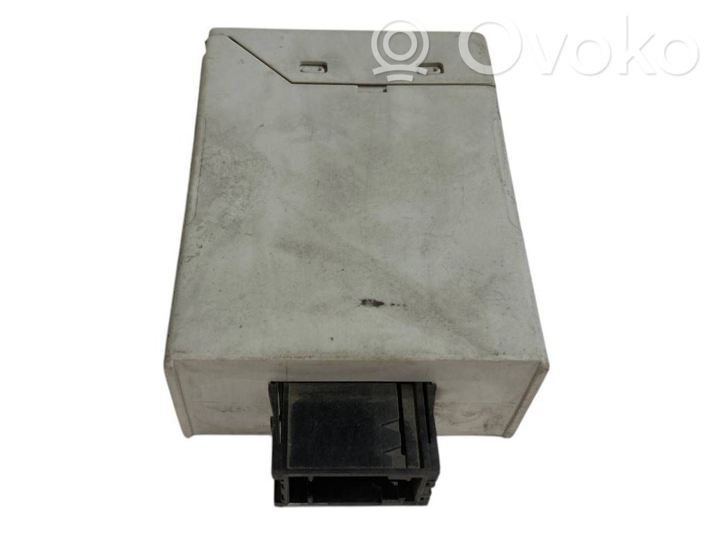 Sānu spoguļa vadības modulis