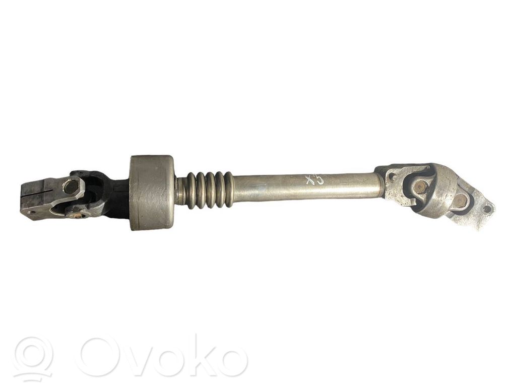 Stūresrata ass krustsavienojums