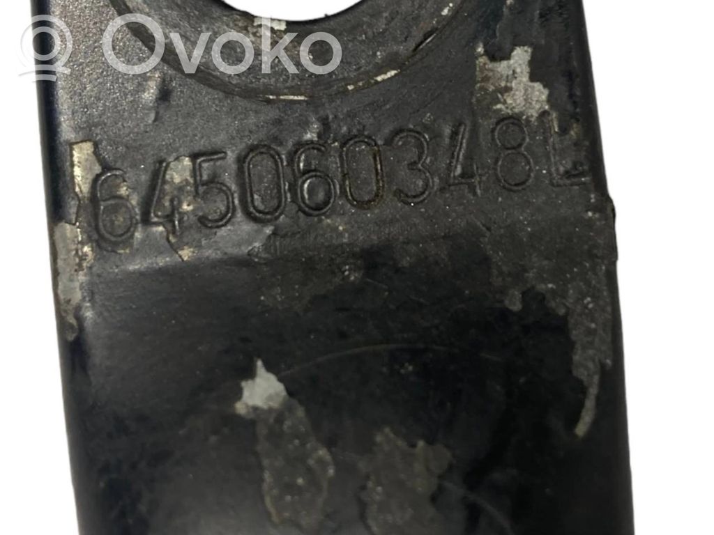 Cita veida dzinēja nodalījuma detaļa