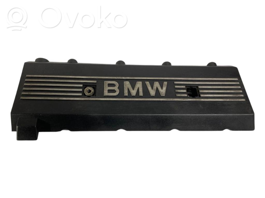 Engine cover (decorative trim)