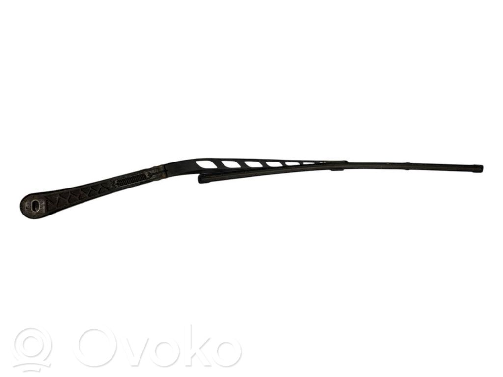 Priekšējā loga tīrītāja kājiņa