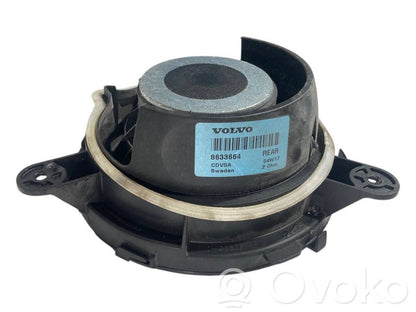 Skaļrunis (-i) pakaļējās durvīs