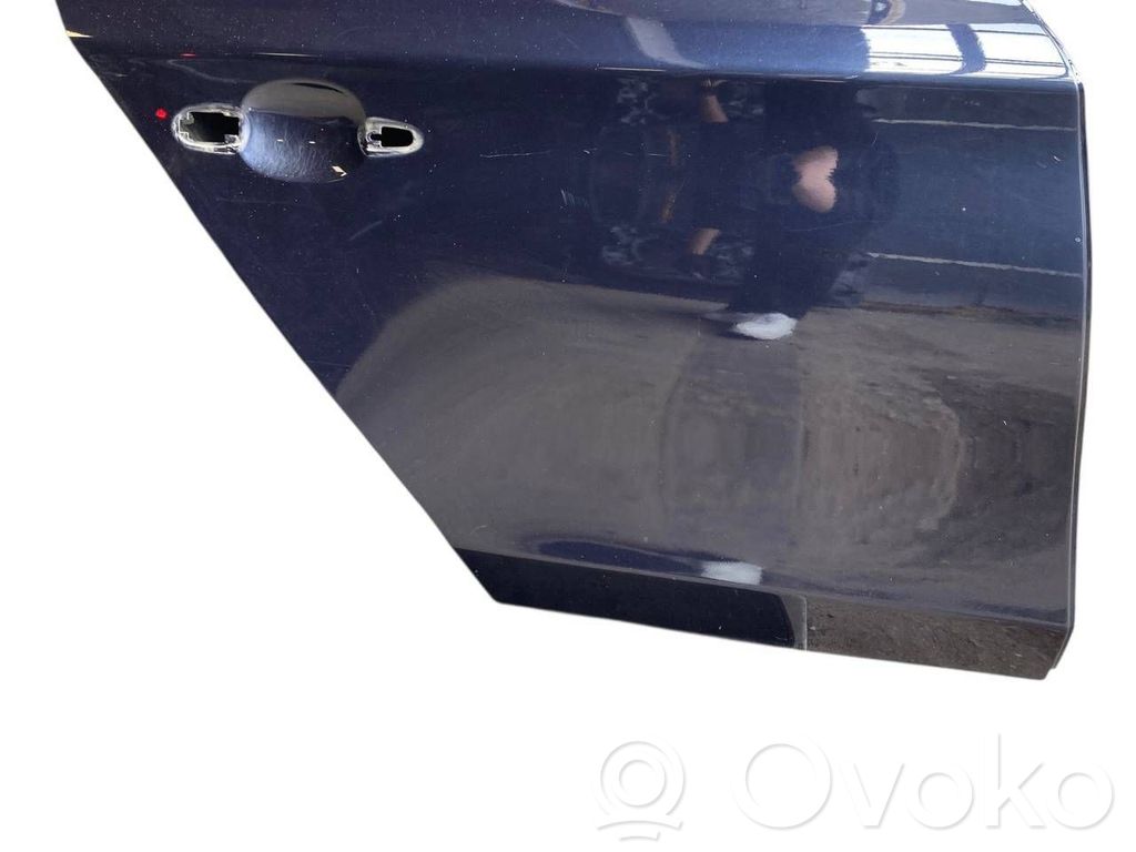 Aizmugurējās durvis