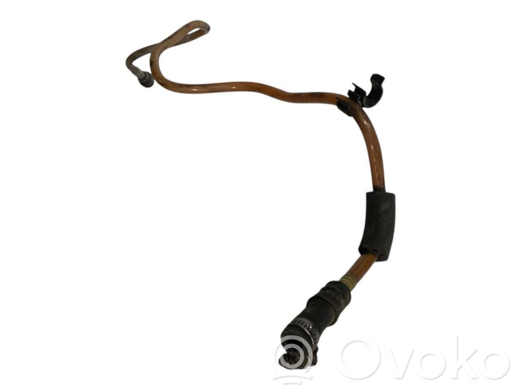 Degvielas caurulīte (-es)