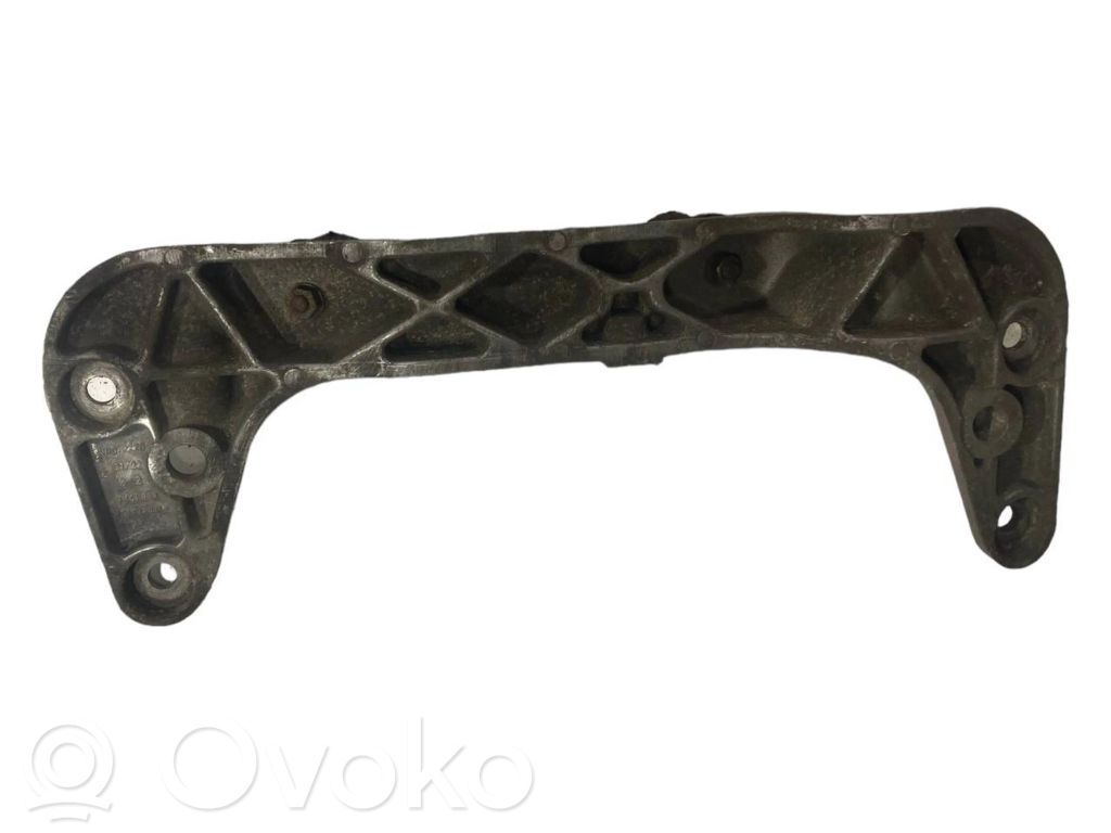 Transmission mounting bracket