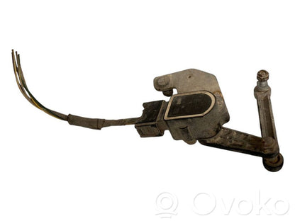 Augstuma sensors (priekšējo lukturu)