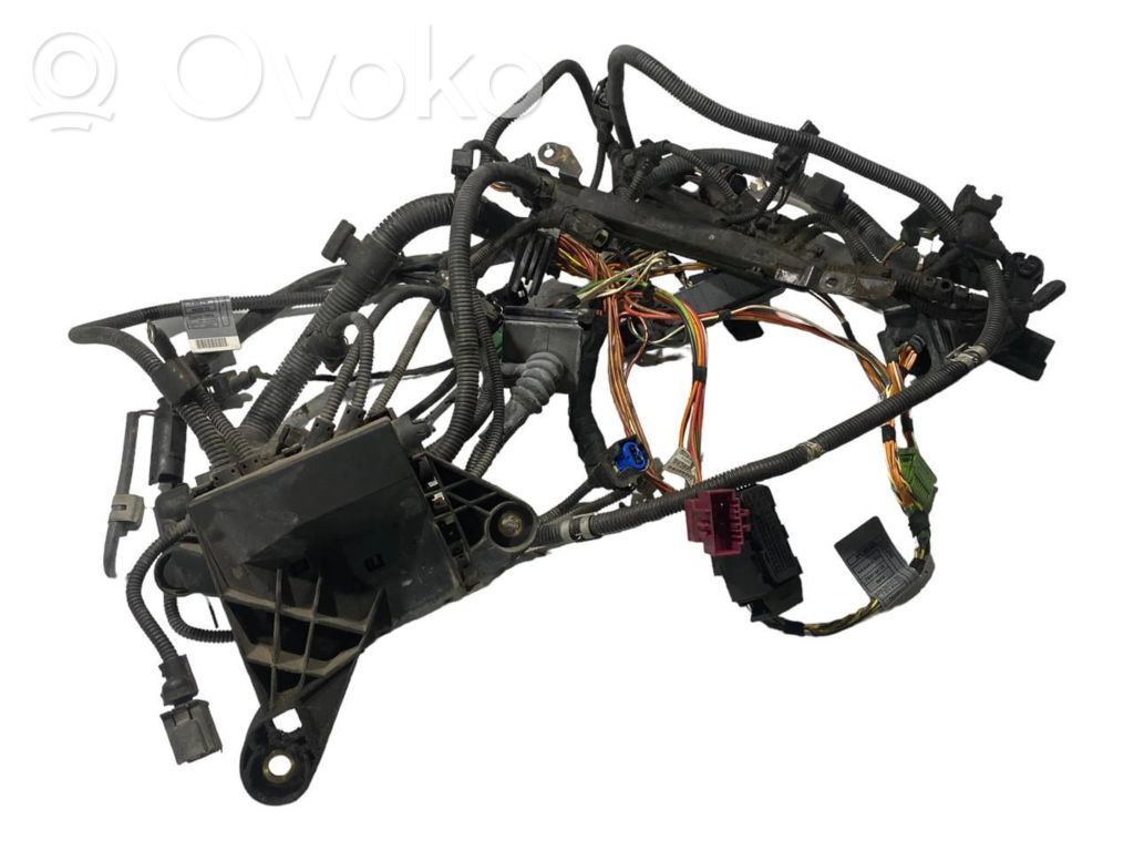 Dzinēja vadu instalācija