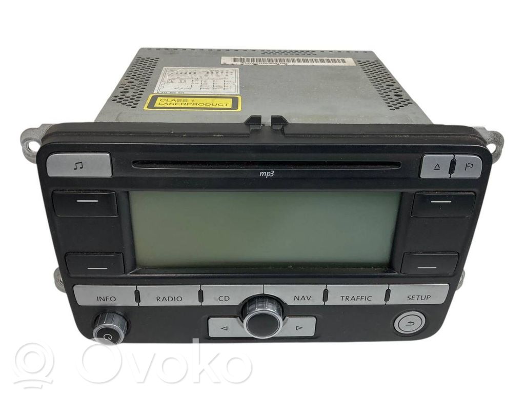 Radio / CD/DVD atskaņotājs / navigācija