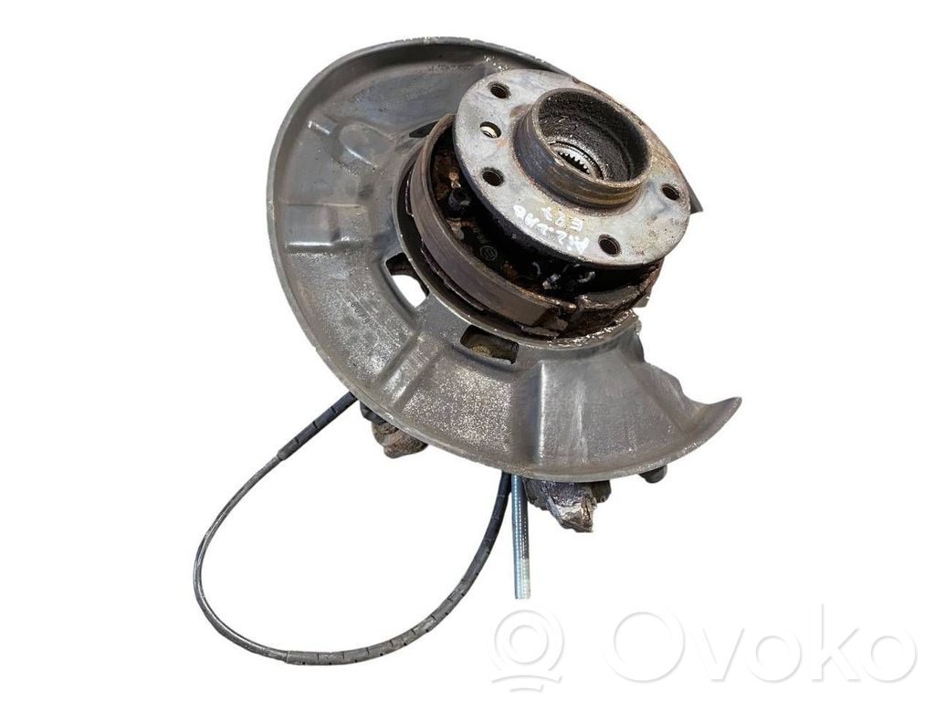 Aizmugurē riteņa rumbas vārpstas šarnīrs (stupica, capfa)