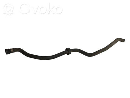 Caurulīte (-es) / šļūtene (-es)