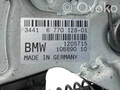 Rokas bremzes mehānisms (salonā)