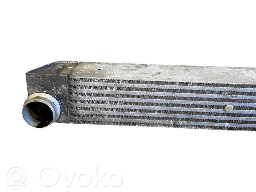 Starpdzesētāja radiators