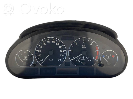 Speedometer (in the instrument panel)