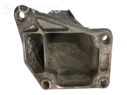 Dzinēja nostiprināšanas stiprinājums-kronšteins