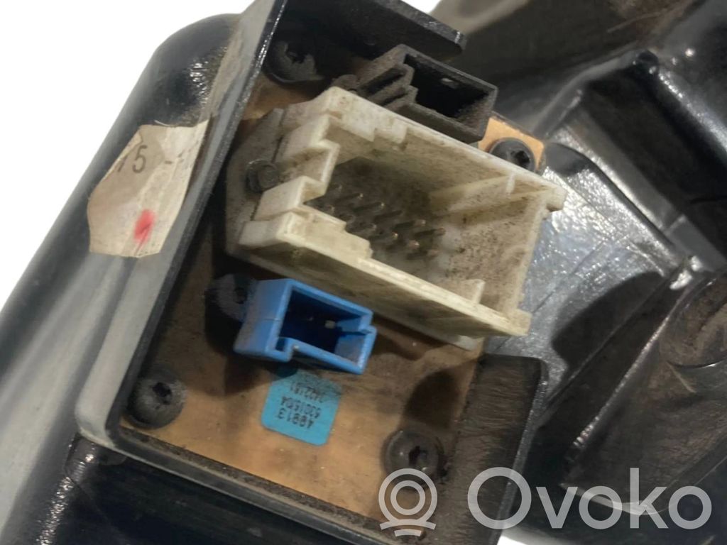 Динамик(и) в передней двери