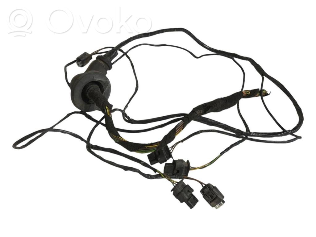 Parkošanas (PDC) sensoru vadu instalācija