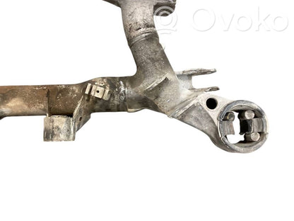 Pusrāmis aizmugurējais / priekšējais