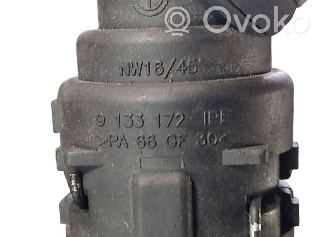 Caurulīte (-es) / šļūtene (-es)